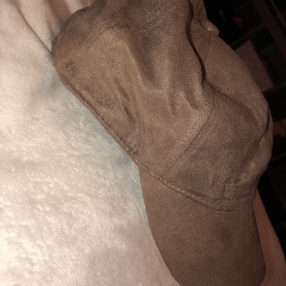 never worn tan hat